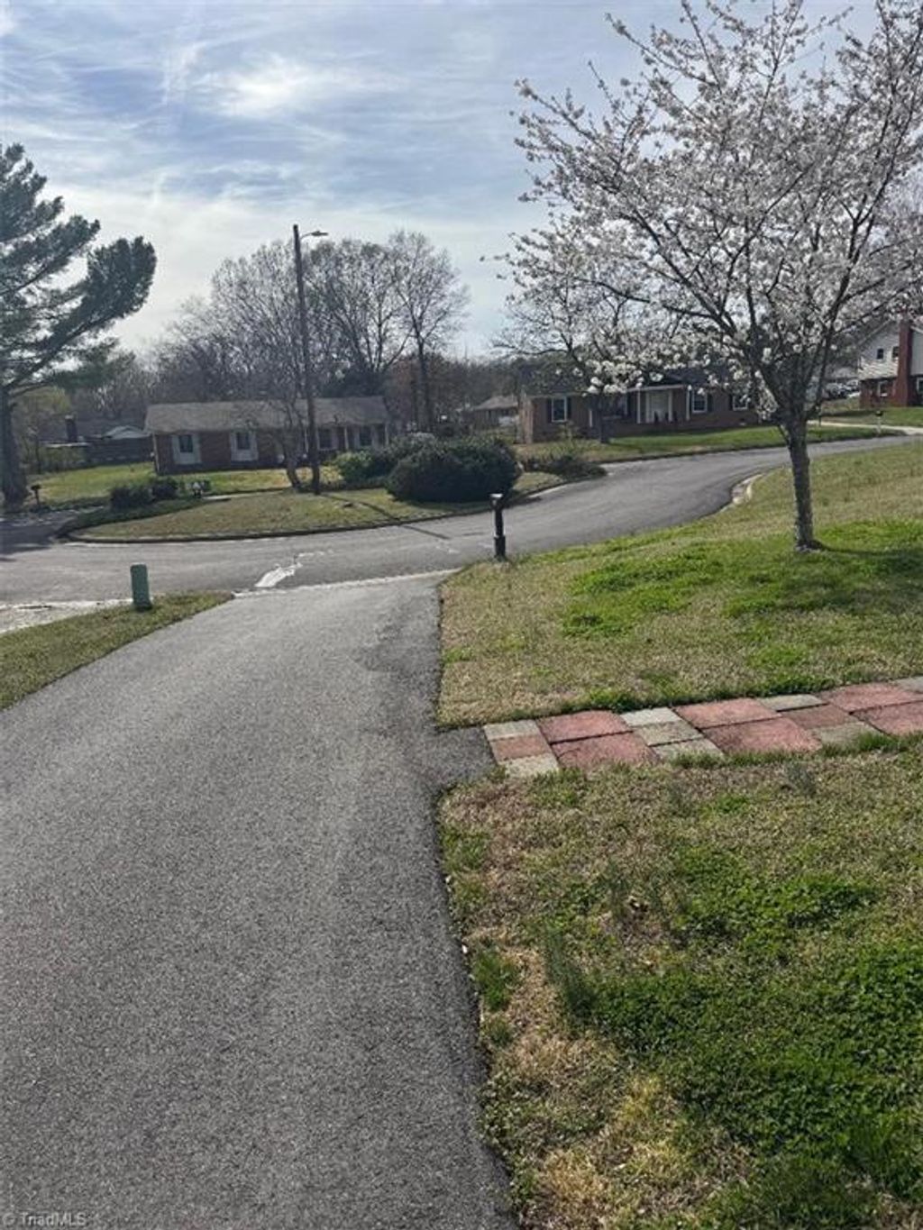 Photo of 3104 Woodview Drive, High Point, NC 27265 (MLS # 1212540)