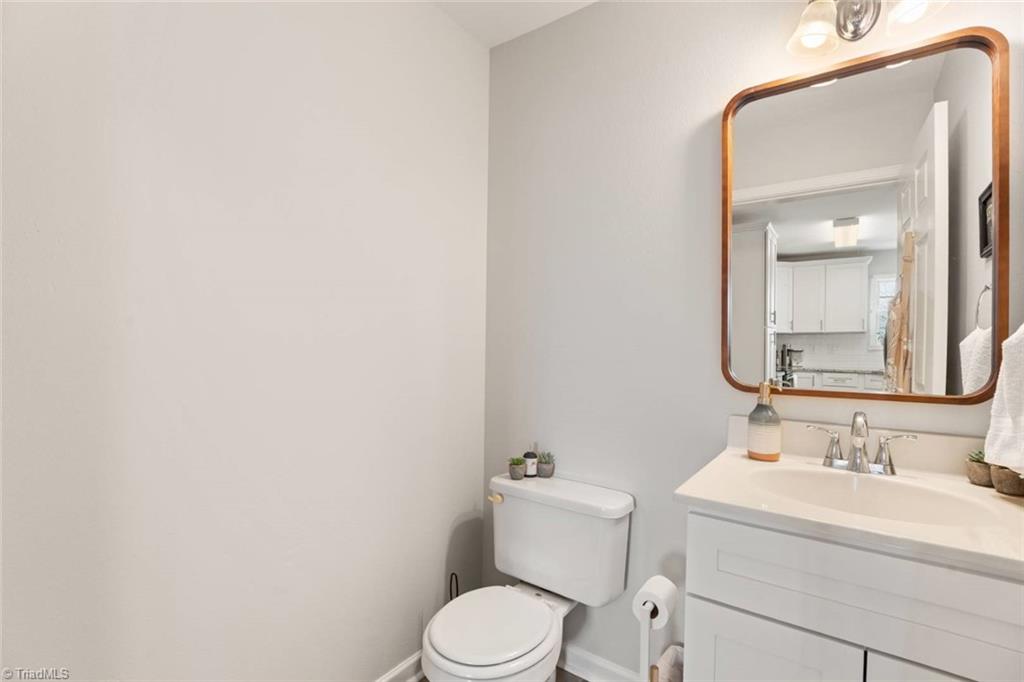 Kernersville, North Carolina 27284, United States, 3 Bedrooms Bedrooms, ,2 BathroomsBathrooms,Residential,Pending,148768