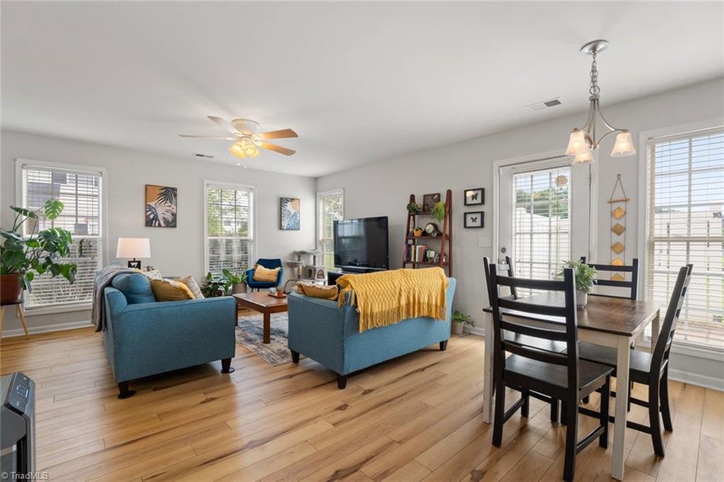 Kernersville, North Carolina 27284, United States, 3 Bedrooms Bedrooms, ,2 BathroomsBathrooms,Residential,Pending,148768