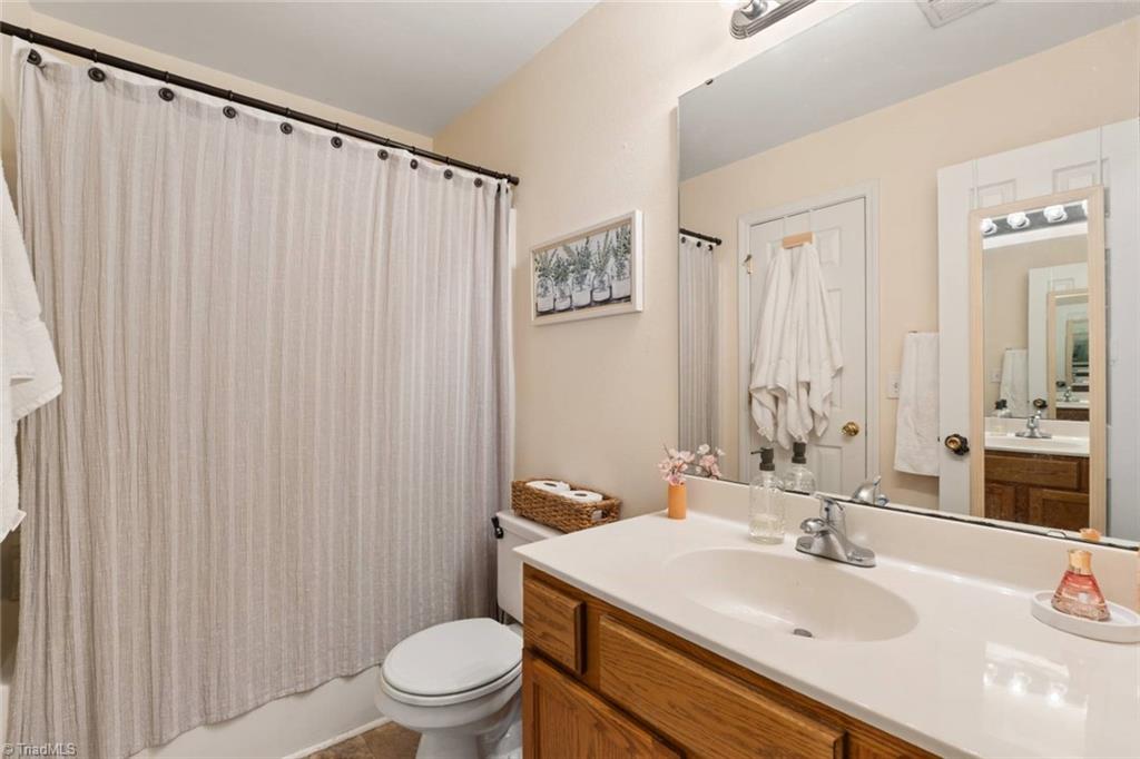 Kernersville, North Carolina 27284, United States, 3 Bedrooms Bedrooms, ,2 BathroomsBathrooms,Residential,Pending,148768