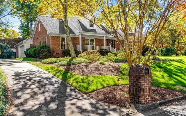 505 Hobbs Road, photo 2 of 44