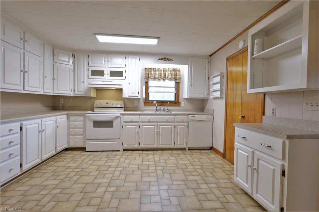 Photo 6 of 28 of 531 Bouldin Road house