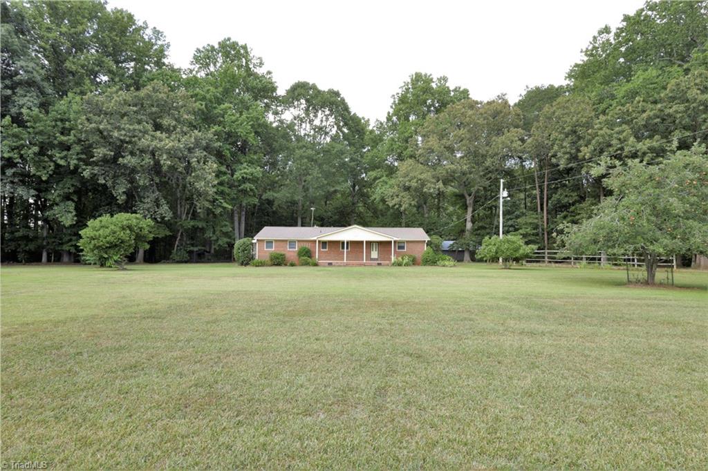 Photo 3 of 28 of 531 Bouldin Road house