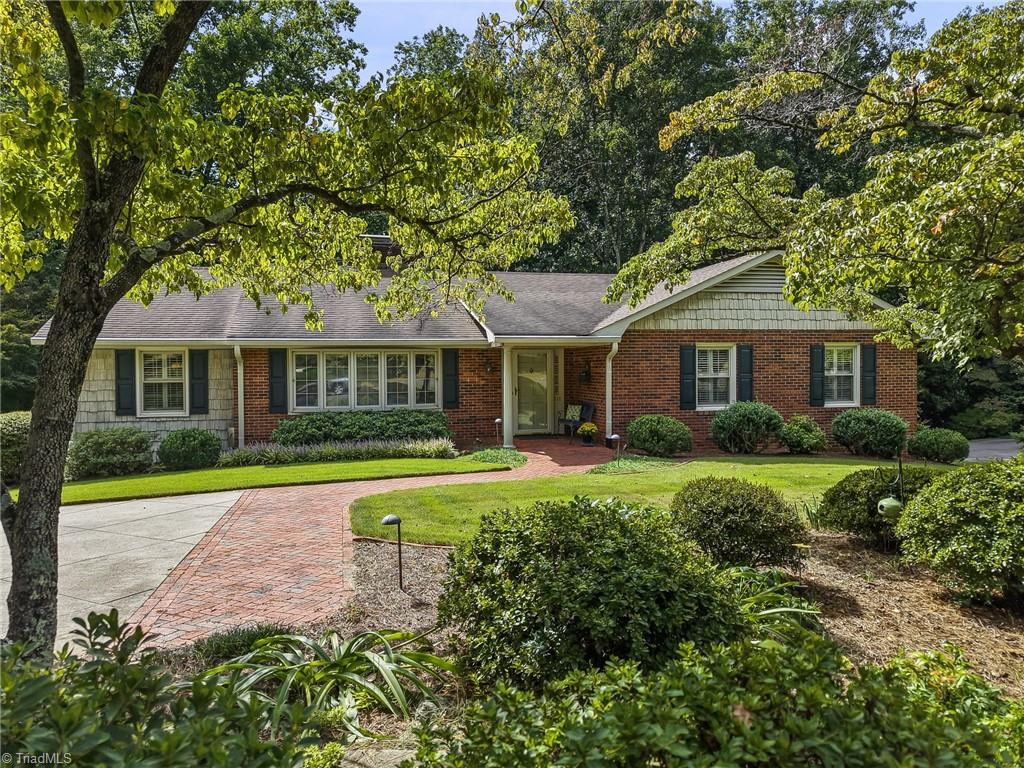Photo of 311 Pineridge Drive, Winston-Salem, NC 27104 (MLS # 1236206)