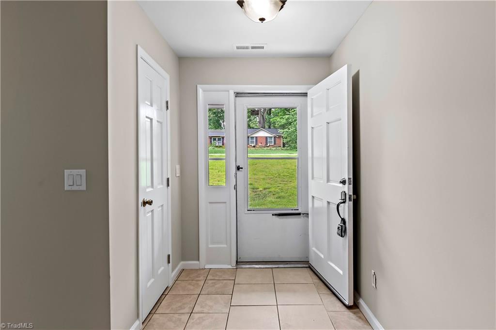 2409 Wickham Road, Kernersville, North Carolina image 7