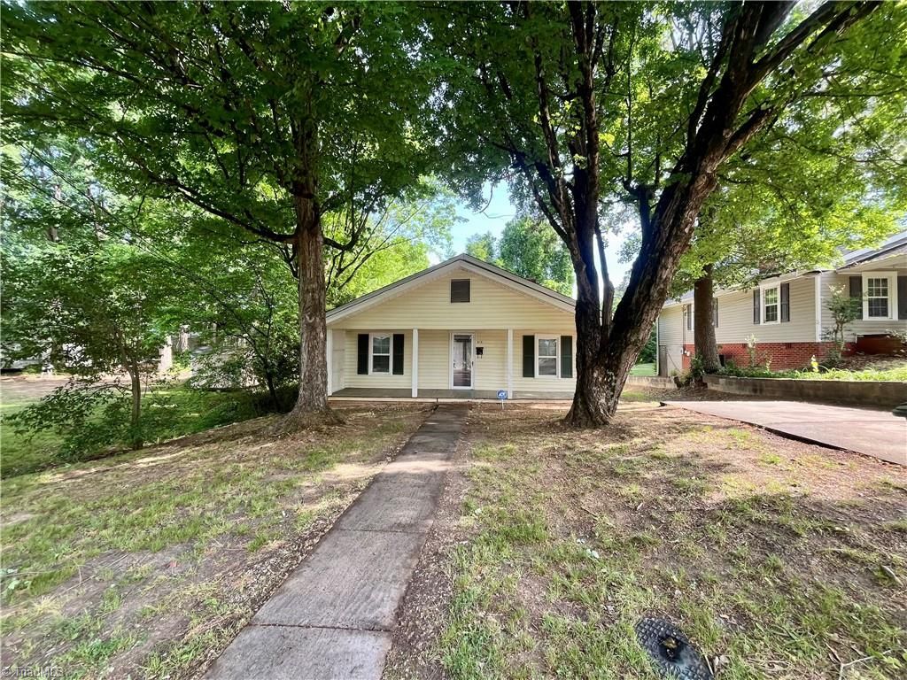 Photo of 515 Spencer Avenue, Asheboro, NC 27263 (MLS # 1218581)