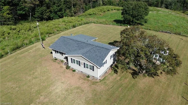 605 Liberty School Road, photo 2 of 25