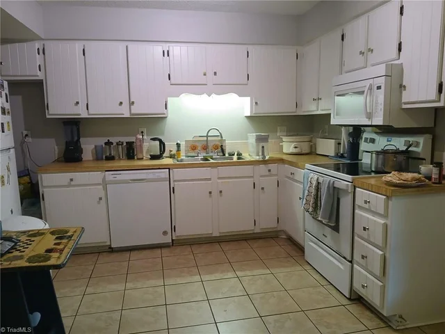 909 S Ridge Court Unit 160, photo 4 of 12