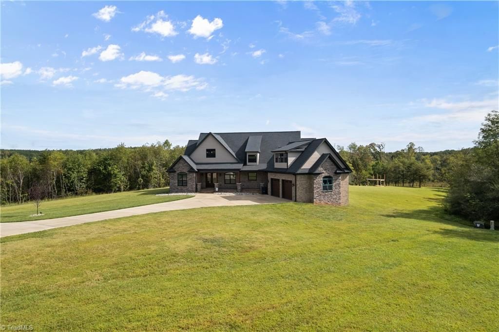 Photo of 1561 Horseshoe Road, Westfield, NC 27053 (MLS # 1197572)
