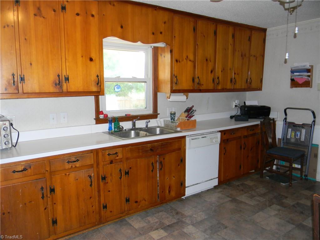 6012 Rock Quarry Road, McLeansville, North Carolina image 6