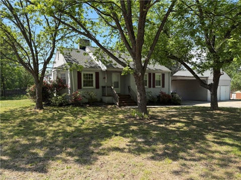 Homes For Sale - 821 Holt Avenue<br/> Greensboro, NC 27405