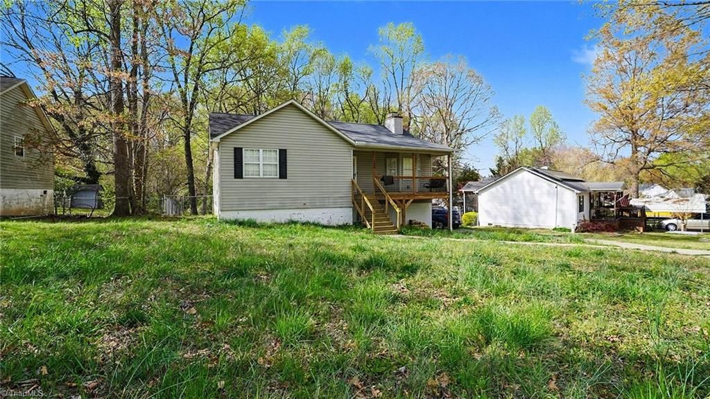 Photo of 128 Meadow Wood Drive, Thomasville, NC 27360 (MLS # 1214308)