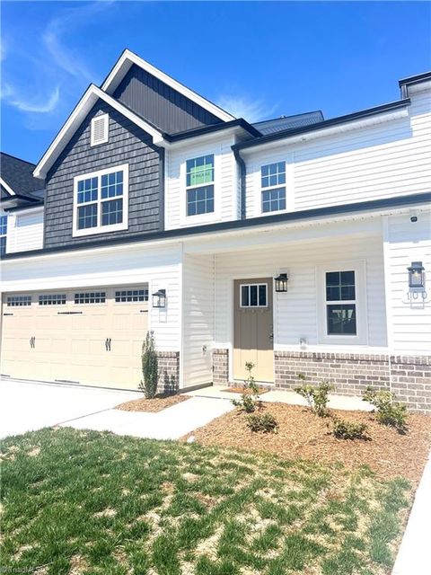Townhouse For Sale - 102 Oakdale Forest Lane<br/> Jamestown, NC 27282