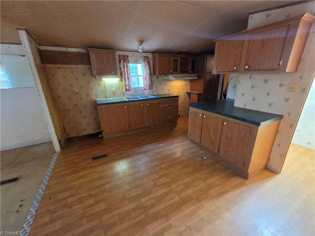 2214 Wow Road, photo 5 of 40