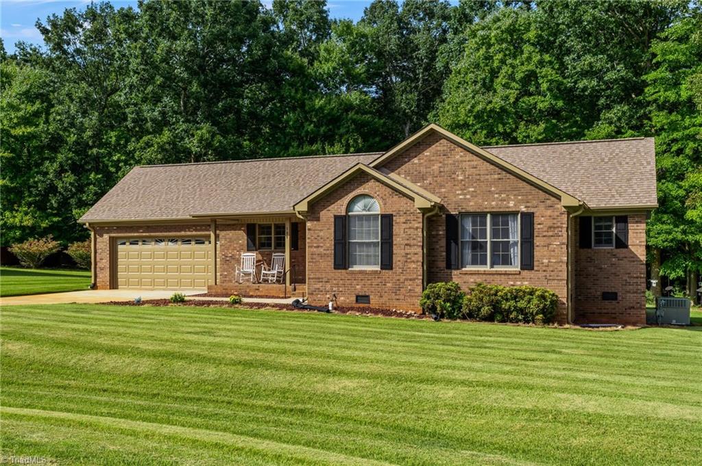 Photo of 109 Victorian Court, Randleman, NC 27317 (MLS # 1237383)