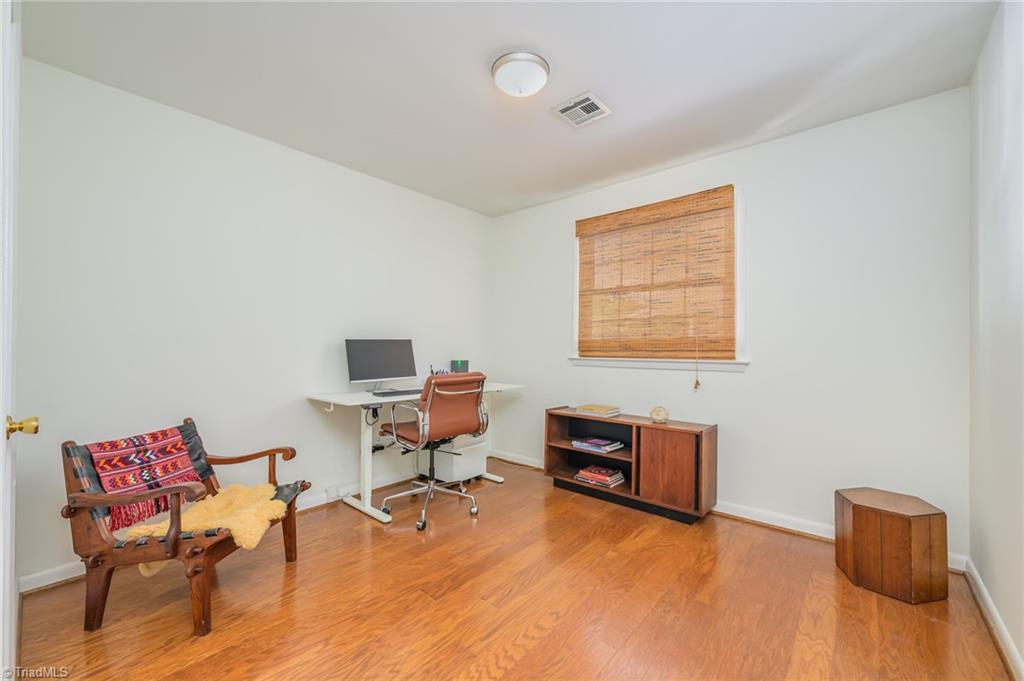 2710 Shady Lawn Drive, Greensboro, North Carolina image 17