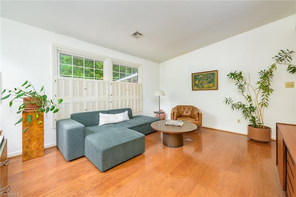 2710 Shady Lawn Drive, Greensboro, North Carolina image 4