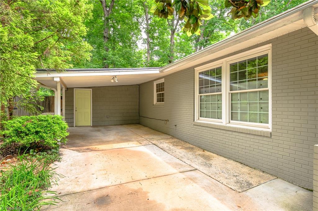 2710 Shady Lawn Drive, Greensboro, North Carolina image 23