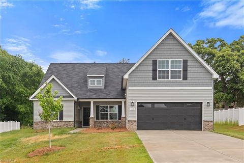 Homes For Sale - 160 Red Maple Way<br/> King, NC 27021