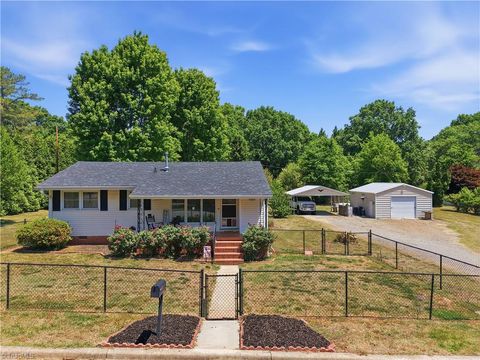 Homes For Sale - 1007 Jackson Street<br/> Rockingham County, Mayodan, NC 27027
