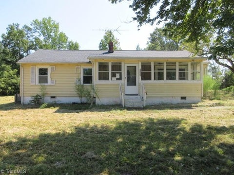 Homes For Sale - 6477 Beulah Church Road<br/> Liberty, NC 27298