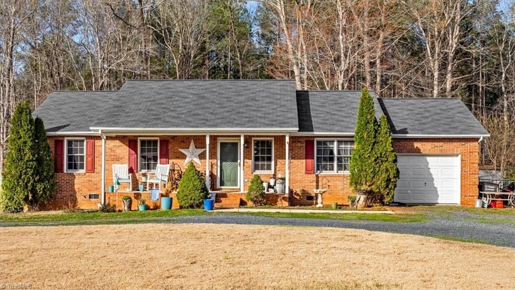 Photo of 4076 Dunbar Bridge Road, Asheboro, NC 27205 (MLS # 1212883)
