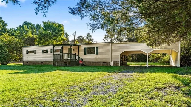 2202 Woodfield Drive, photo 3 of 49