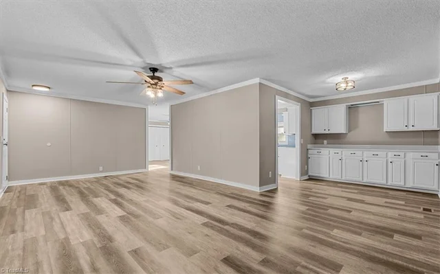 2202 Woodfield Drive, photo 5 of 49