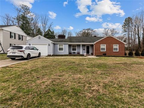 223 Fairview Avenue, Mount Airy, NC 27030 - #: 1133964
