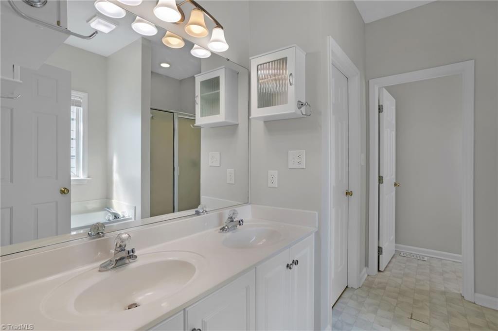 4130 Birchgarden Drive, High Point, North Carolina image 19