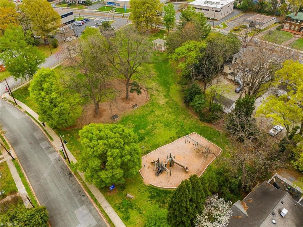 Greensboro, North Carolina 27405, United States, 3 Bedrooms Bedrooms, ,2 BathroomsBathrooms,Residential,Pending,106836