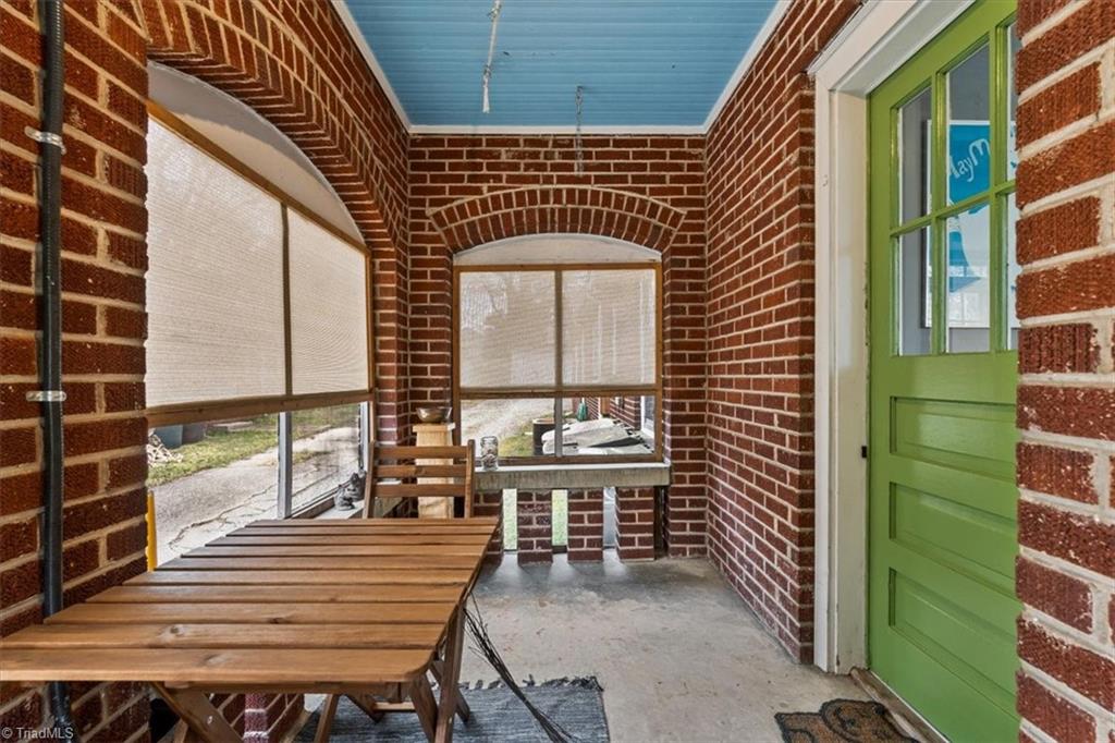 Greensboro, North Carolina 27405, United States, 3 Bedrooms Bedrooms, ,2 BathroomsBathrooms,Residential,Pending,106836