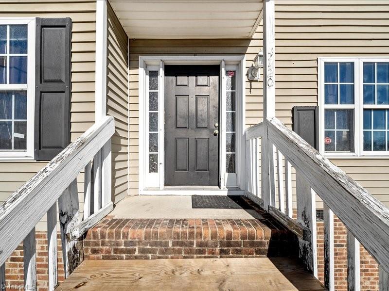 4720 Valley Stream Drive