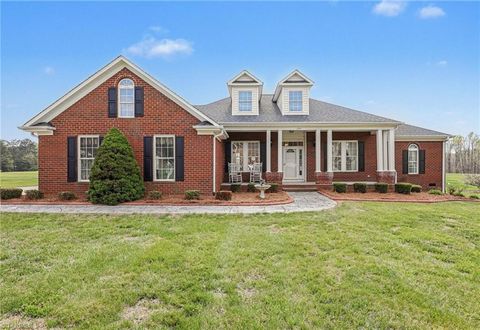 Photo of 244 Bent Creek Drive, Lexington, NC 27295 (MLS # 1214266)