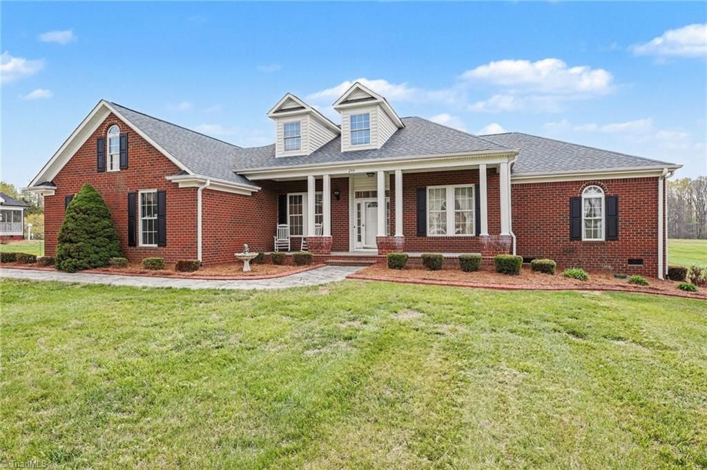 Photo of 244 Bent Creek Drive, Lexington, NC 27295 (MLS # 1214266)
