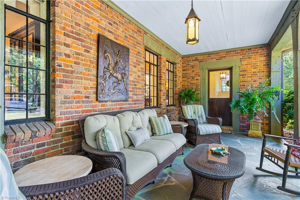 Photo of 207 Hillcrest Drive, High Point, NC 27626 (MLS # 1193846)