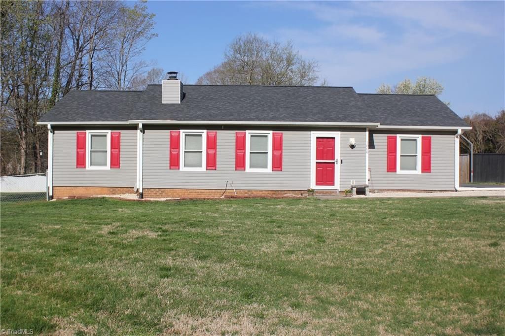 Photo of 1008 Timberpeg Court, Lewisville, NC 27023 (MLS # 1211605)