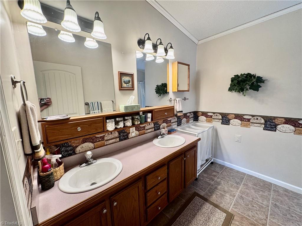 1135 Hunts Grove Lane, Pinnacle, North Carolina image 16