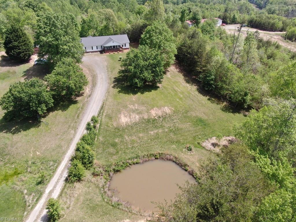 1135 Hunts Grove Lane, Pinnacle, North Carolina image 3