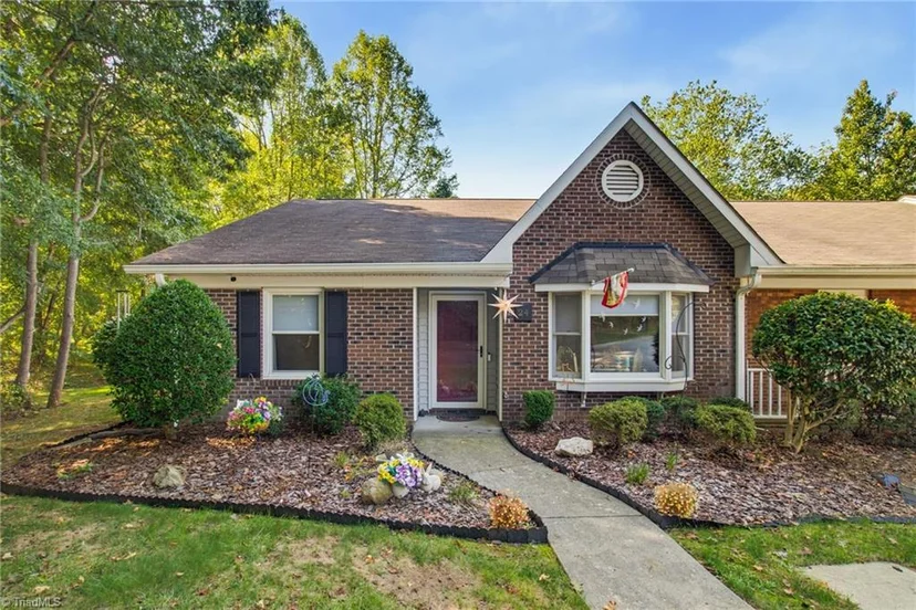 24 Collwood Court, photo 1 of 28