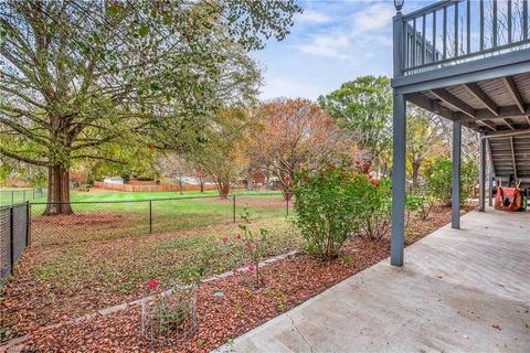 A home in Clemmons