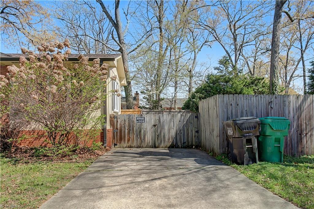 Photo of 219 Rockspring Road, High Point, NC 27262 (MLS # 1213725)