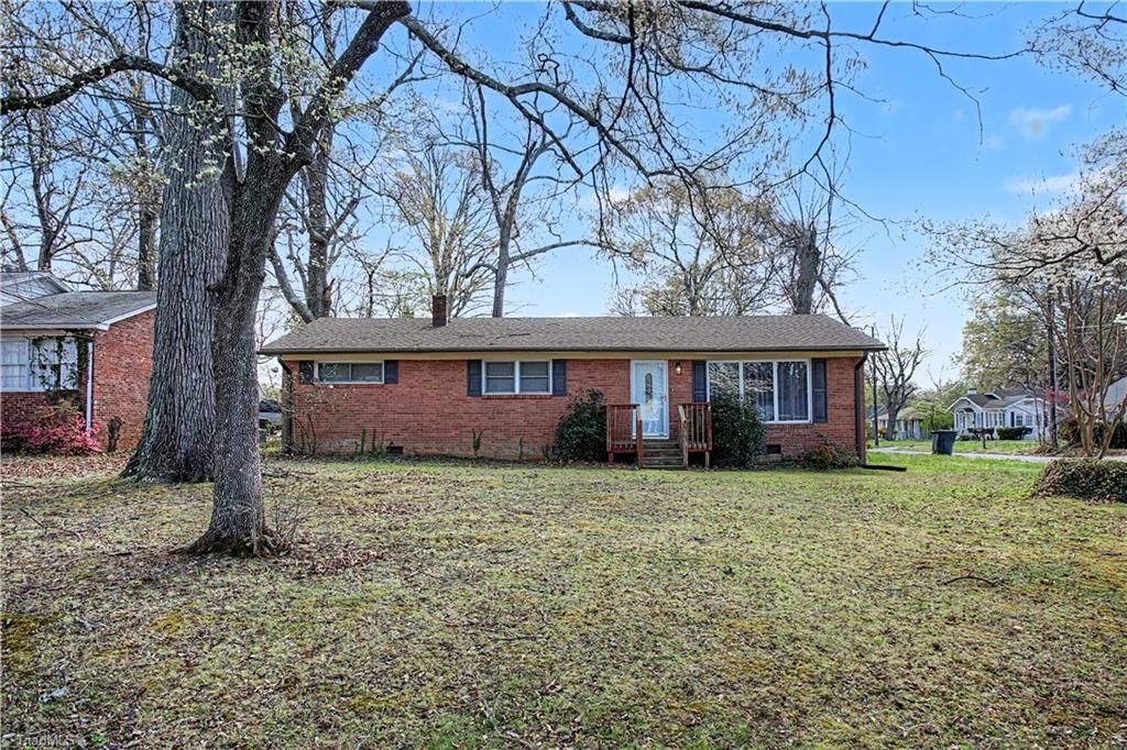 Photo of 219 Rockspring Road, High Point, NC 27262 (MLS # 1213725)