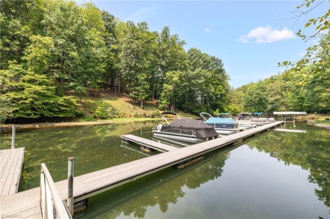 Homes For Sale - 400 Crossing Creek Drive<br/> Belews Creek, NC 27009