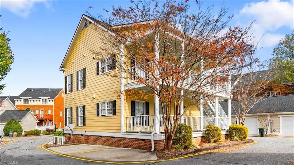 201 Side Alley A & B