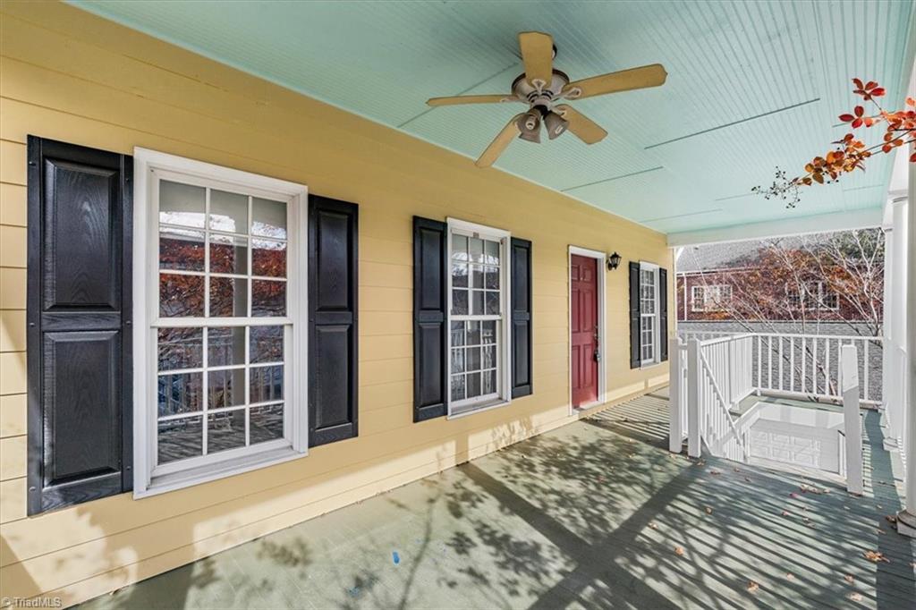 201 Side Alley A & B