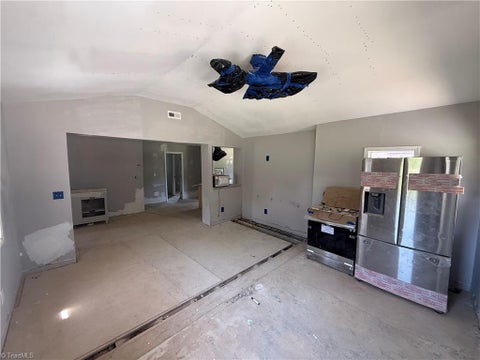 Homes For Sale - 6910 Dennis Road<br/> Walnut Cove, NC 27052