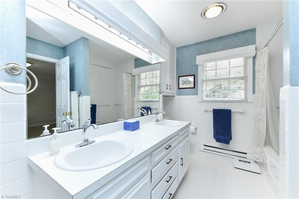 Greensboro, North Carolina 27410, United States, 3 Bedrooms Bedrooms, ,2 BathroomsBathrooms,Residential,Active,94433