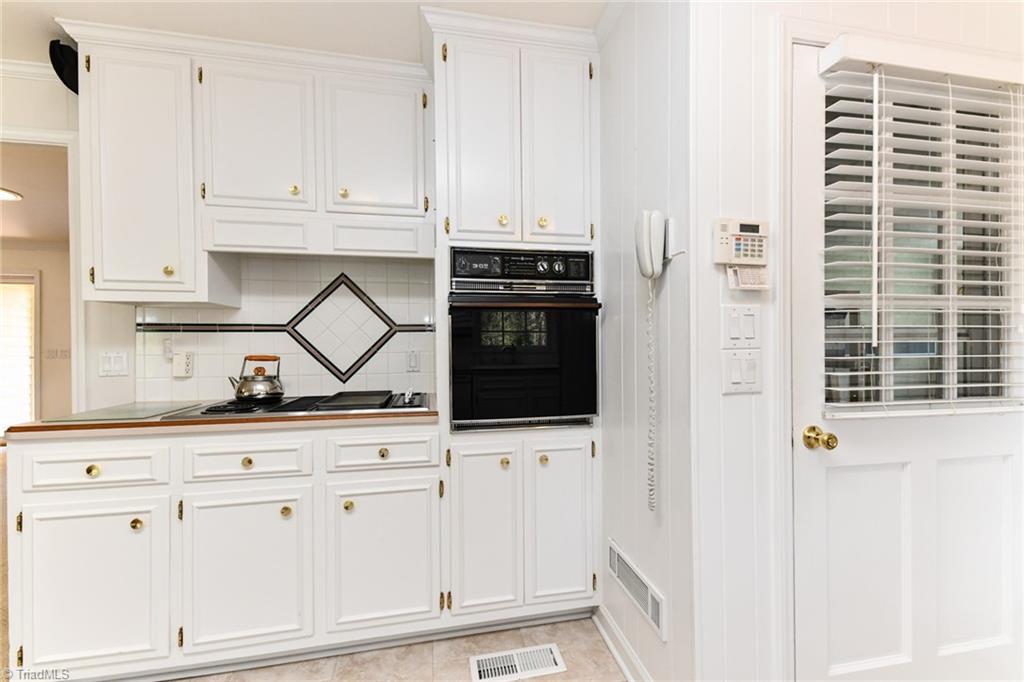 Greensboro, North Carolina 27410, United States, 3 Bedrooms Bedrooms, ,2 BathroomsBathrooms,Residential,Active,94433