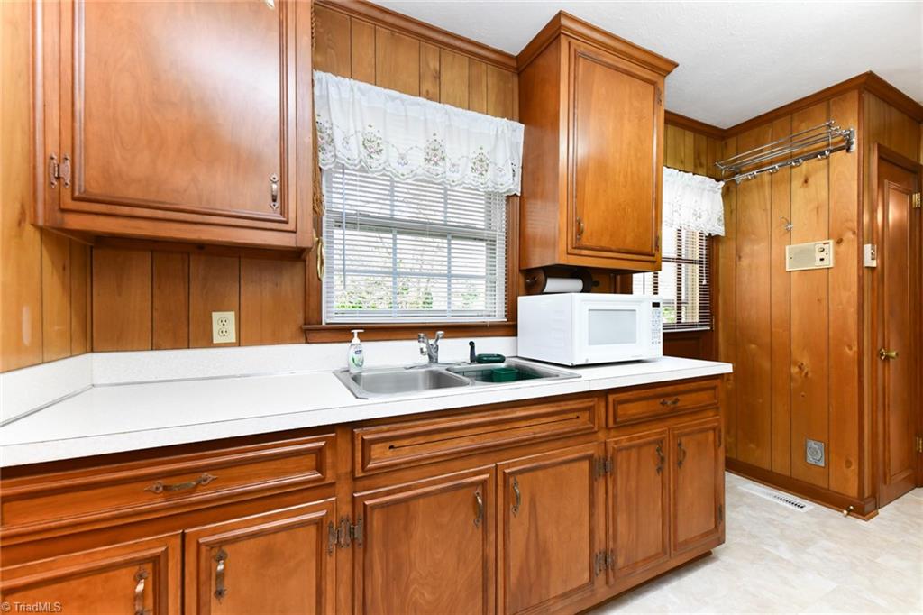 Greensboro, North Carolina 27410, United States, 3 Bedrooms Bedrooms, ,2 BathroomsBathrooms,Residential,Active,94433